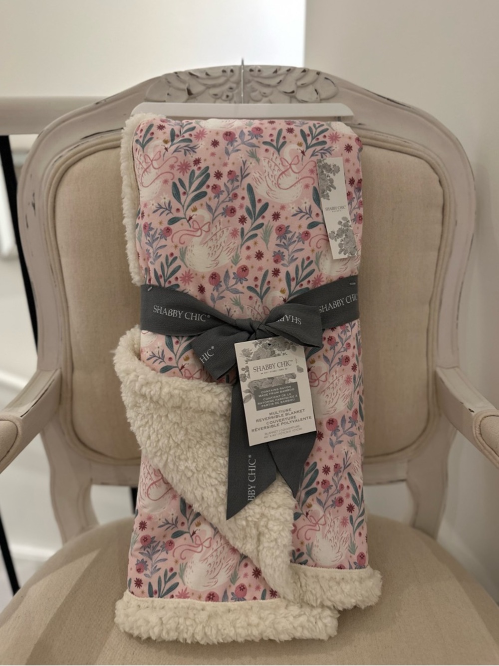 🦢 NWT Shabby Chic Pretty Pink Floral & White Swan Sherpa Baby Blanket